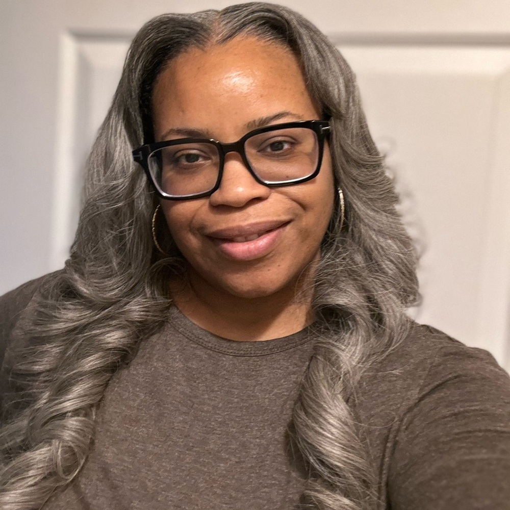 Meet your Posher, Tenisha